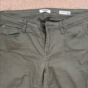 Kensie Sage Green Pants